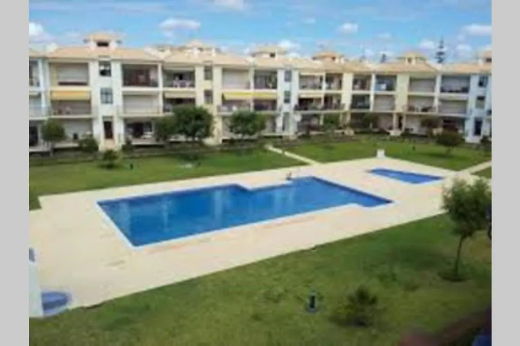 Vila Columbus T2 Frente Mar E Piscina Quarteira