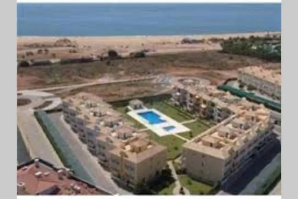 Vila Columbus T2 Frente Mar E Piscina Quarteira 0*,  Portugal